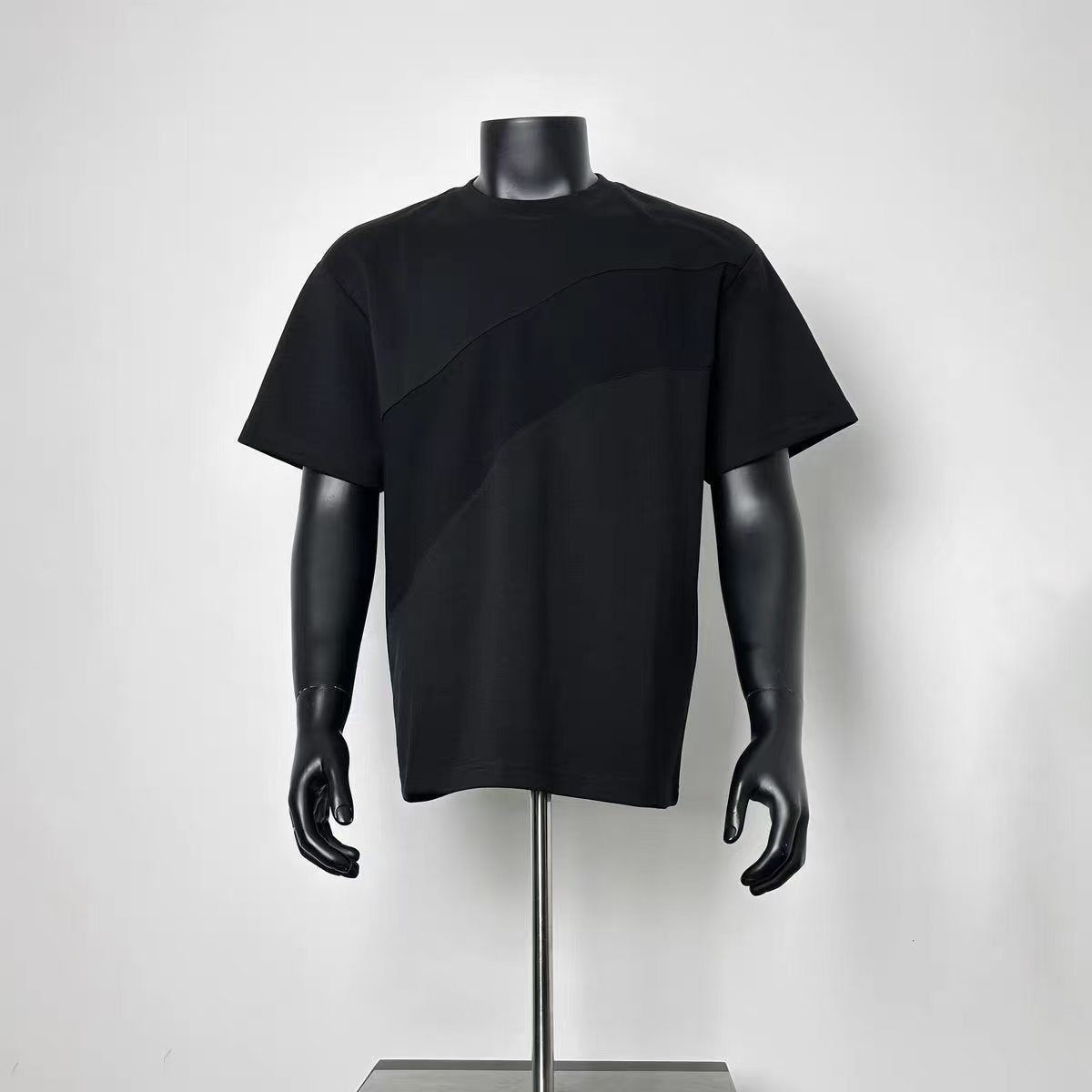 Dark Grey Two-Tone Curved Diagonal Panel T-Shirt Men Loose Boxy Crew Neck Color