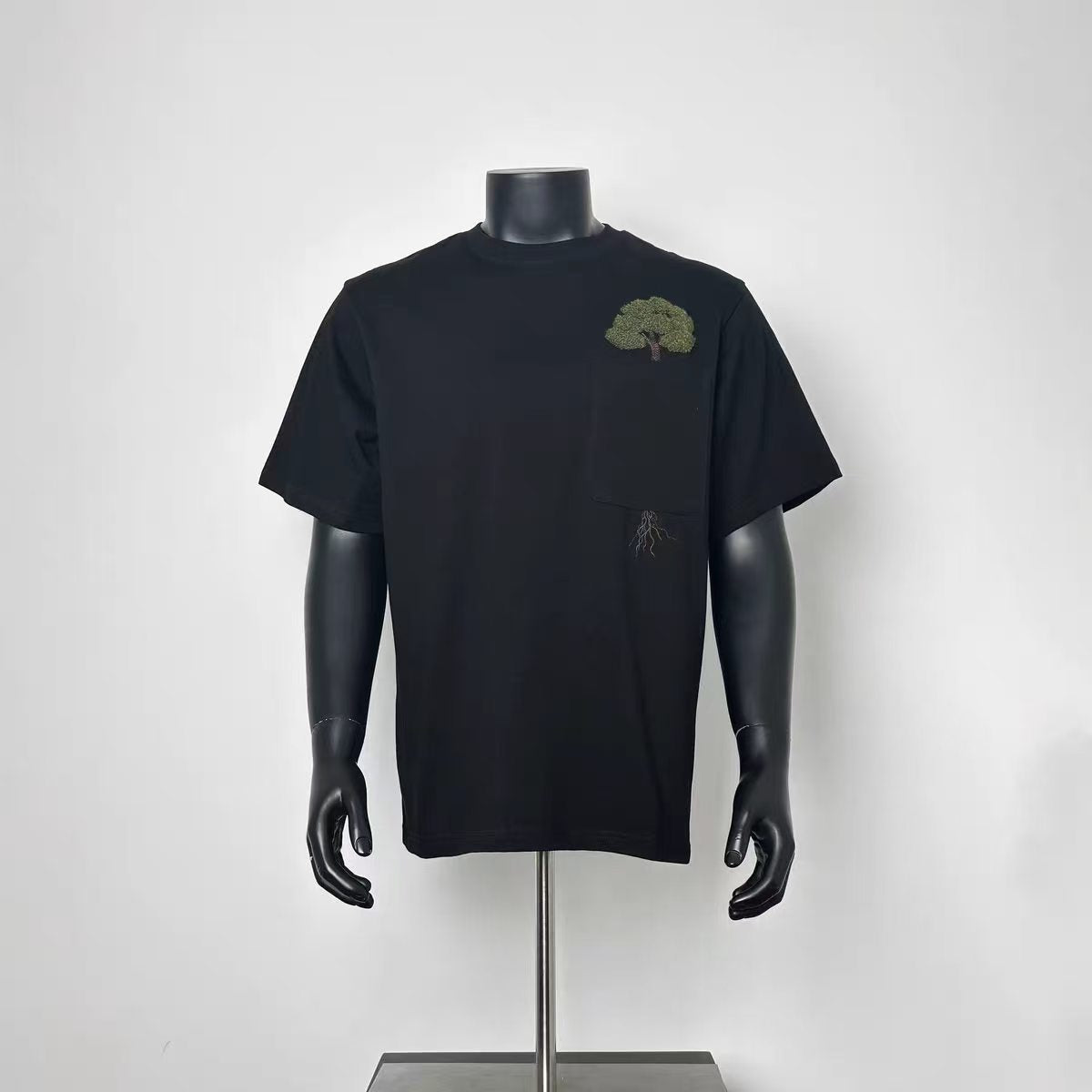 Solid Black Green Tree Embroidery Patch Pocket T-Shirt Men Loose Boxy Crew Neck Root Line Print Nature Minimal Casual Short Sleeve Tee