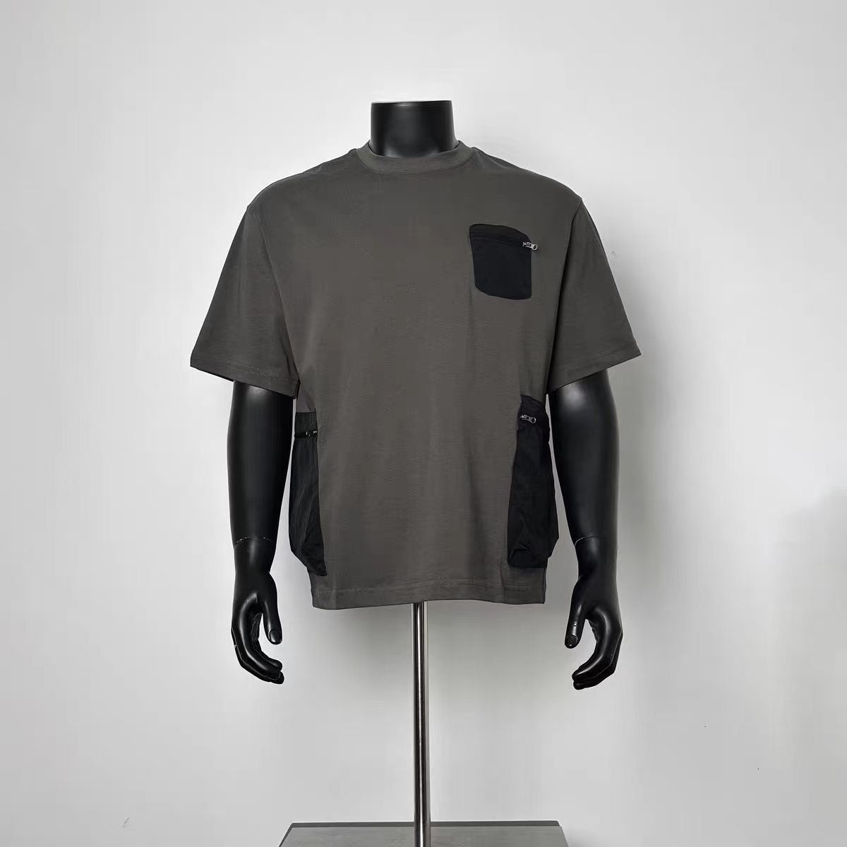 Charcoal Grey Black Nylon Zip Pocket Color Block T-Shirt Men Loose Crew Neck Multi Zipper Cargo Pocket Outdoor Utility Short Sleeve Tee