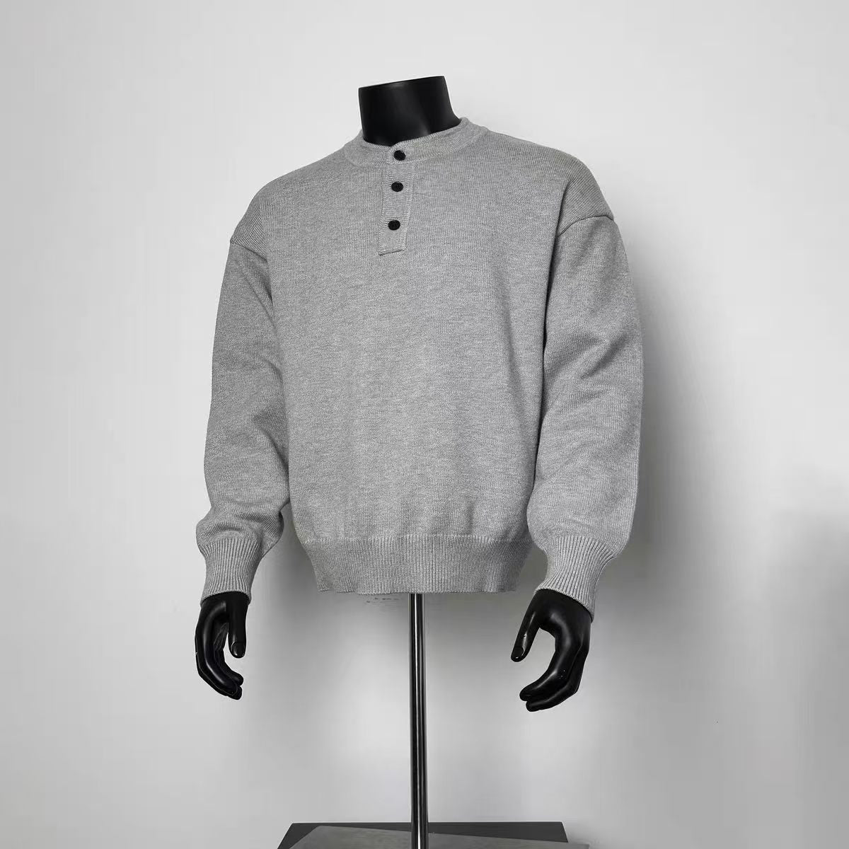 Men’s Light Grey Henley Knit Sweater 3 Dark Button Split Neck Loose Ribbed Cuff Pullover