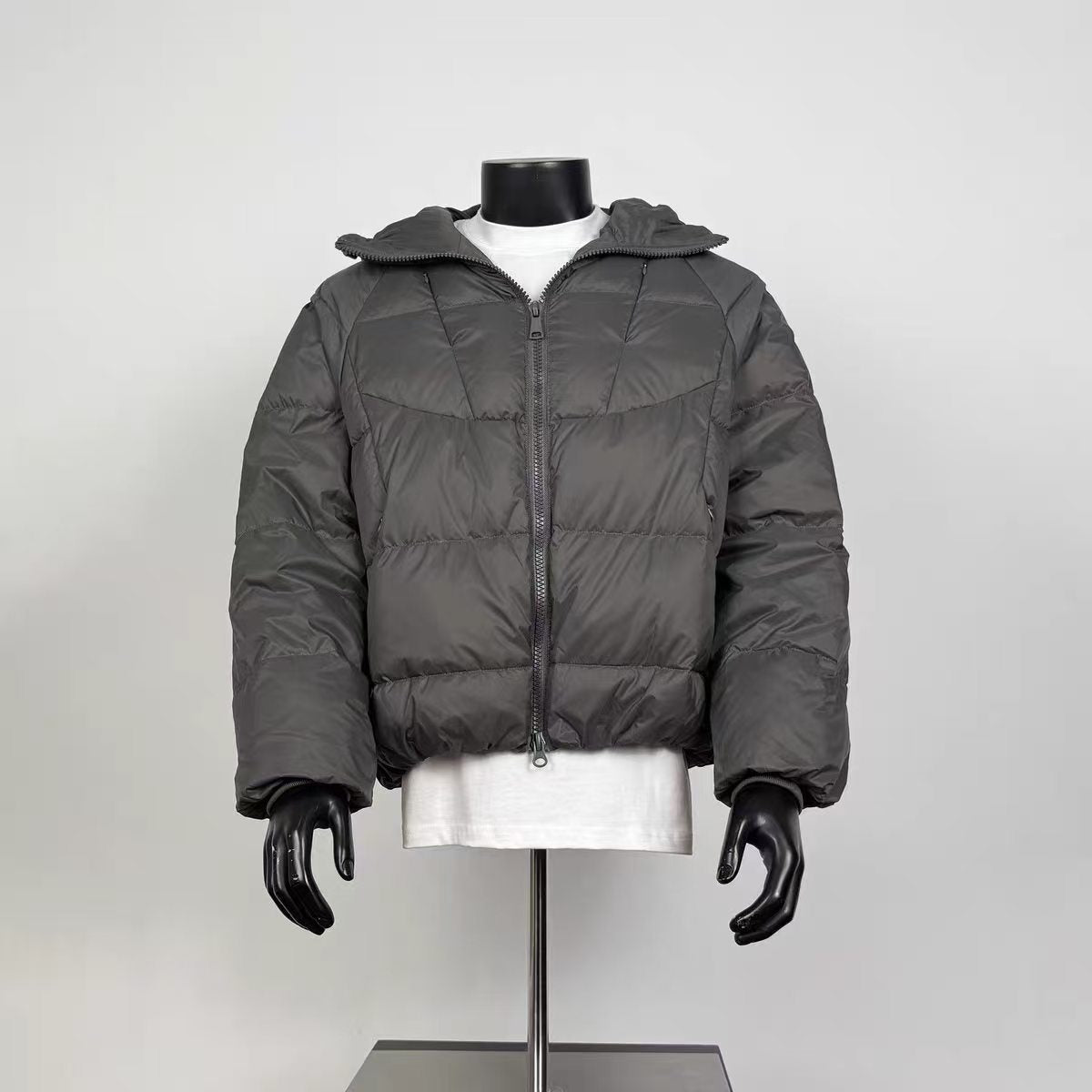 Dark Gray Cropped Hooded Puffer Jacket for Men, Geometric Quilted Zip Up Winter Coat